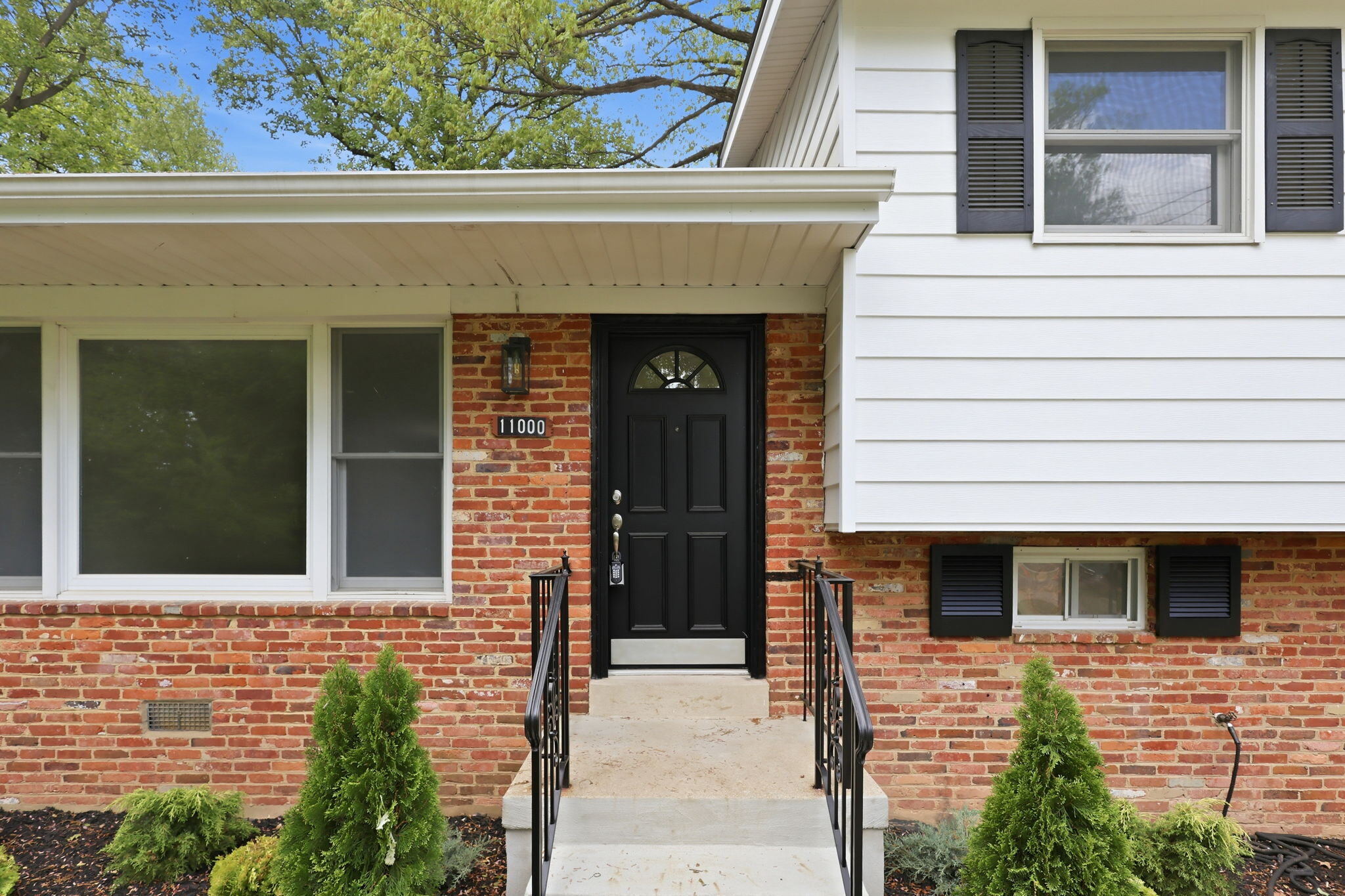 Exterior & Entry
